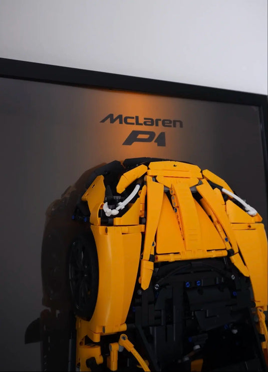 Картина з розібраним конструктором McLaren P1