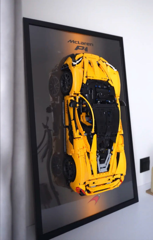 Картина з розібраним конструктором McLaren P1