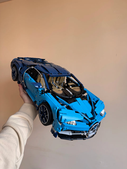 Картина з розібраним конструктором Bugatti Chiron
